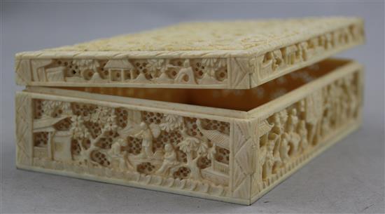 A Chinese ivory box, late 19th century, 13cm